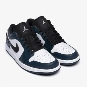 AIR JORDAN 1 LOW GS 'ARMORY NAVY' (size US 5 Y - women’s 7)